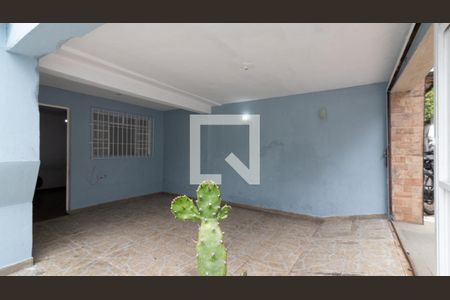 Garagem de casa à venda com 2 quartos, 80m² em Jardim Eliane, São Paulo
