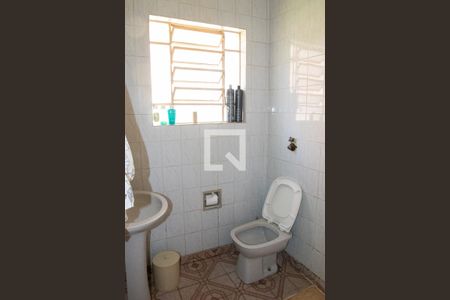 Casa para alugar com 400m², 3 quartos e 4 vagasBanheiro 2