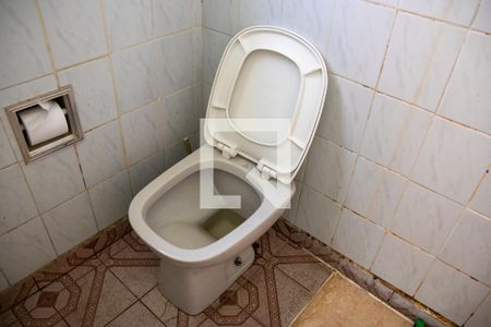 Casa para alugar com 400m², 3 quartos e 4 vagasBanheiro 2