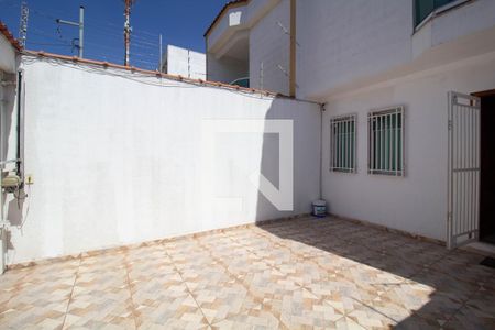 Casa para alugar com 100m², 2 quartos e 2 vagas Casa para alugar com 100m², 2 quartos e 2 vagasGaragem
