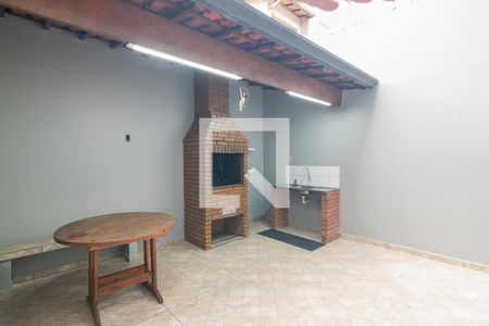 Casa para alugar com 165m², 3 quartos e 3 vagas Casa para alugar com 165m², 3 quartos e 3 vagasQuintal com Churrasqueira