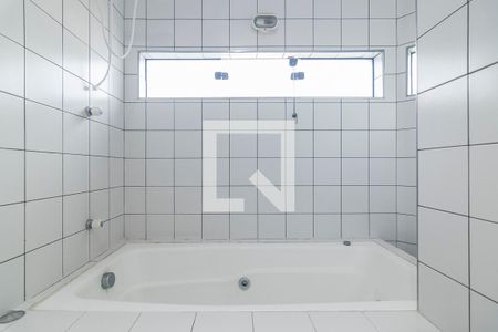 Casa para alugar com 165m², 3 quartos e 3 vagas Casa para alugar com 165m², 3 quartos e 3 vagasBanheira da Suite