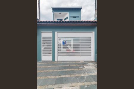 Casa para alugar com 165m², 3 quartos e 3 vagas Casa para alugar com 165m², 3 quartos e 3 vagasFachada