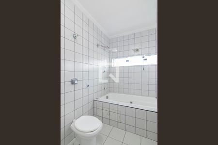 Casa para alugar com 165m², 3 quartos e 3 vagas Casa para alugar com 165m², 3 quartos e 3 vagasBanheiro da Suite