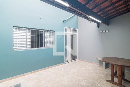 Casa para alugar com 165m², 3 quartos e 3 vagas Casa para alugar com 165m², 3 quartos e 3 vagasQuintal com Churrasqueira