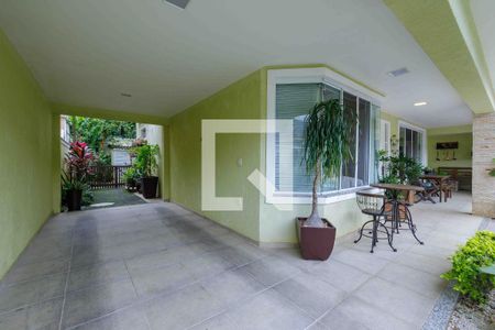 Casa de condomínio à venda com 280m², 5 quartos e 3 vagasQuintal