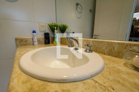 Casa de condomínio à venda com 280m², 5 quartos e 3 vagasBanheiro Suíte 3