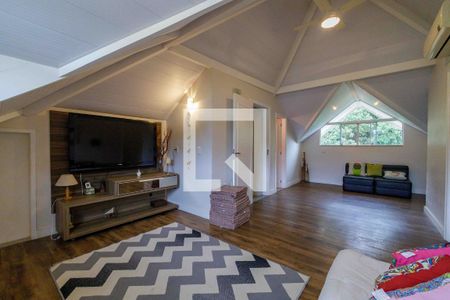 Casa de condomínio à venda com 280m², 5 quartos e 3 vagasSótão