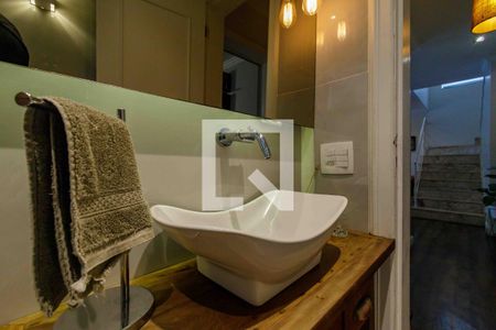 Casa de condomínio à venda com 280m², 5 quartos e 3 vagasLavabo