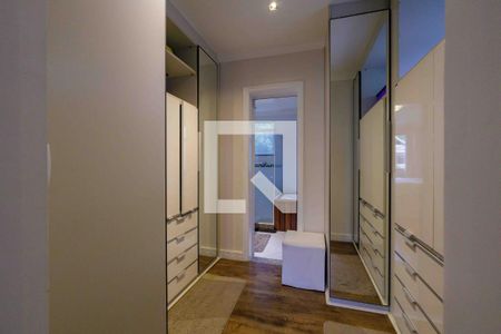 Casa de condomínio à venda com 280m², 5 quartos e 3 vagasCloset Suíte 1