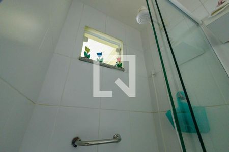 Casa de condomínio à venda com 280m², 5 quartos e 3 vagasBanheiro de Serviço