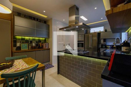 Casa de condomínio à venda com 280m², 5 quartos e 3 vagasCozinha