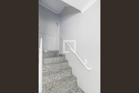 Escada de casa à venda com 2 quartos, 118m² em Vila Camilópolis, Santo André