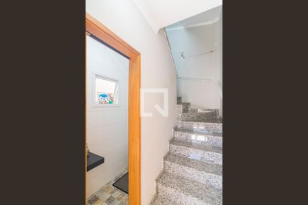 Escada de Acesso de casa à venda com 2 quartos, 118m² em Vila Camilópolis, Santo André