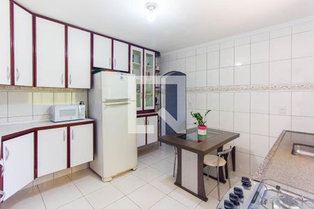 Casa à venda com 200m², 5 quartos e 2 vagas Casa à venda com 200m², 5 quartos e 2 vagasCozinha