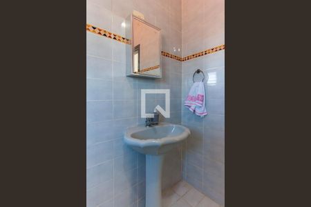 Casa à venda com 200m², 5 quartos e 2 vagas Casa à venda com 200m², 5 quartos e 2 vagasBanheiro 1