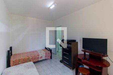 Casa à venda com 200m², 5 quartos e 2 vagas Casa à venda com 200m², 5 quartos e 2 vagasQuarto - Edícula