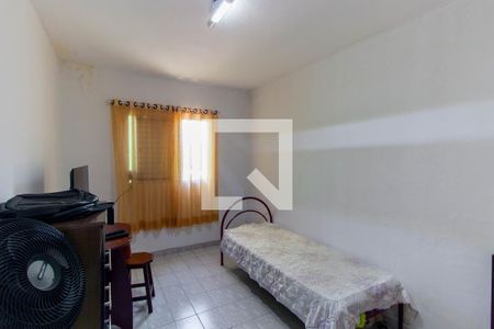 Casa à venda com 200m², 5 quartos e 2 vagas Casa à venda com 200m², 5 quartos e 2 vagasQuarto - Edícula