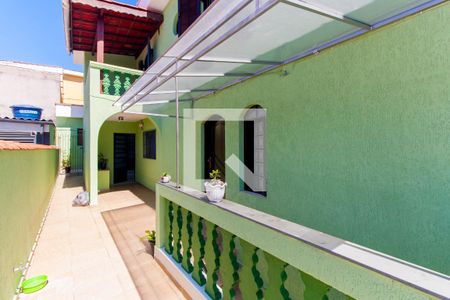 Casa à venda com 200m², 5 quartos e 2 vagas Casa à venda com 200m², 5 quartos e 2 vagasQuintal