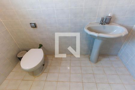 Casa à venda com 200m², 5 quartos e 2 vagas Casa à venda com 200m², 5 quartos e 2 vagasBanheiro 1