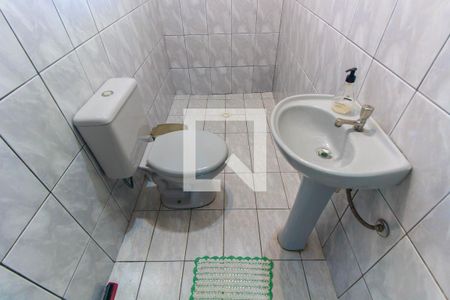Casa à venda com 200m², 5 quartos e 2 vagas Casa à venda com 200m², 5 quartos e 2 vagasBanheiro - Edícula