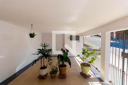 Garagem de casa à venda com 5 quartos, 200m² em Jardim Mimar, São Paulo