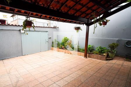 Casa para alugar com 250m², 4 quartos e 3 vagas Casa para alugar com 250m², 4 quartos e 3 vagasGaragem