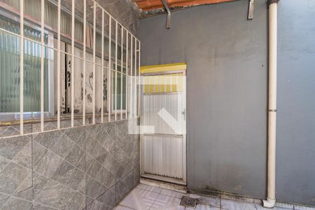 Casa à venda com 103m², 2 quartos e sem vaga Casa à venda com 103m², 2 quartos e sem vagaVaranda - Entrada de serviço