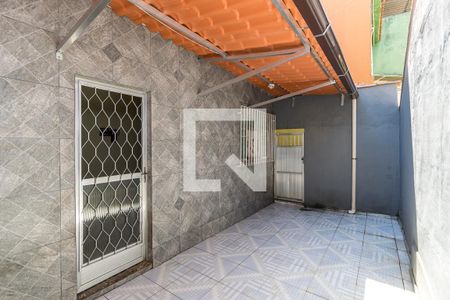 Casa à venda com 103m², 2 quartos e sem vaga Casa à venda com 103m², 2 quartos e sem vagaVaranda