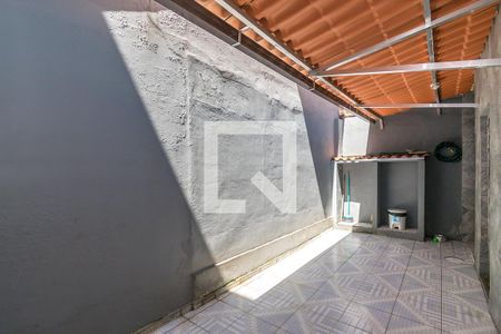 Casa à venda com 103m², 2 quartos e sem vaga Casa à venda com 103m², 2 quartos e sem vagaVaranda