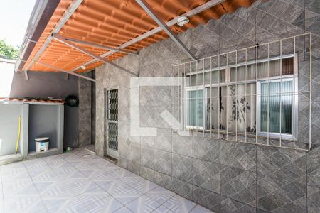 Casa à venda com 103m², 2 quartos e sem vaga Casa à venda com 103m², 2 quartos e sem vagaVaranda