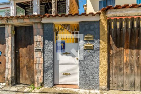 Casa à venda com 103m², 2 quartos e sem vaga Casa à venda com 103m², 2 quartos e sem vagaFachada