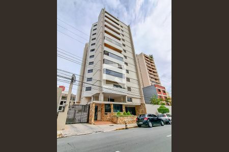 Apartamento à venda com 326m², 3 quartos e 3 vagasFachada e portaria