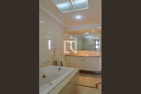 Apartamento à venda com 326m², 3 quartos e 3 vagasBanheiro da Suíte