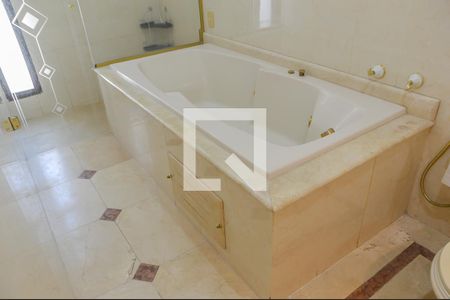 Apartamento à venda com 326m², 3 quartos e 3 vagasBanheiro da Suíte