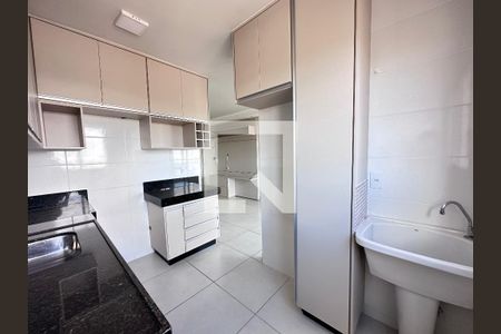 Apartamento para alugar com 72m², 2 quartos e 2 vagas Apartamento para alugar com 72m², 2 quartos e 2 vagasCozinha