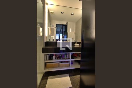 Apartamento à venda com 70m², 2 quartos e 1 vaga Apartamento à venda com 70m², 2 quartos e 1 vagaBanheiro