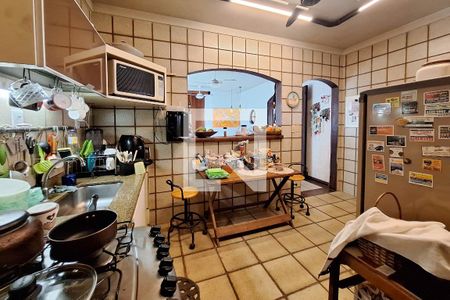 Casa para alugar com 556m², 3 quartos e 2 vagasCozinha