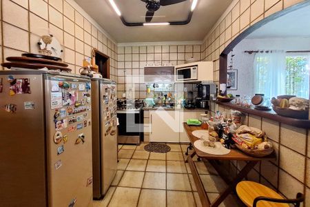 Casa para alugar com 556m², 3 quartos e 2 vagasCozinha