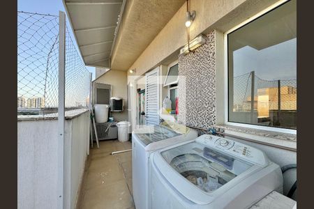 Apartamento à venda com 318m², 5 quartos e 4 vagasTerraço - Lavanderia