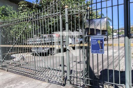 Casa de condomínio para alugar com 171m², 4 quartos e 2 vagasFachada