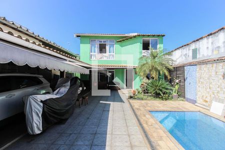 Casa de condomínio para alugar com 171m², 4 quartos e 2 vagasPiscina