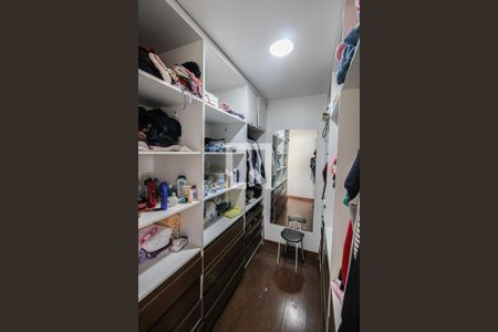 Casa de condomínio para alugar com 171m², 4 quartos e 2 vagasCloset da suíte