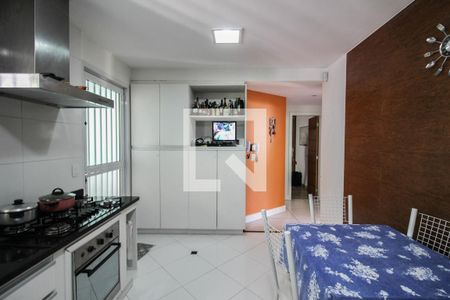 Casa de condomínio para alugar com 171m², 4 quartos e 2 vagasCozinha