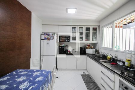 Casa de condomínio para alugar com 171m², 4 quartos e 2 vagasCozinha