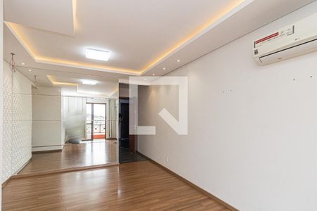 Sala de apartamento para alugar com 3 quartos, 67m² em Petrópolis, Porto Alegre