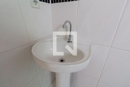Casa de condomínio à venda com 180m², 3 quartos e 3 vagas Casa de condomínio à venda com 180m², 3 quartos e 3 vagasBanheiro Suíte 2
