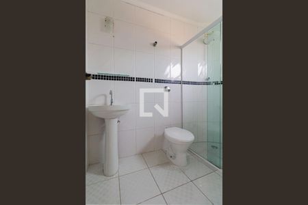 Casa de condomínio à venda com 180m², 3 quartos e 3 vagas Casa de condomínio à venda com 180m², 3 quartos e 3 vagasBanheiro Suíte 2