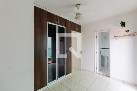 Casa de condomínio à venda com 180m², 3 quartos e 3 vagas Casa de condomínio à venda com 180m², 3 quartos e 3 vagasSuíte 2