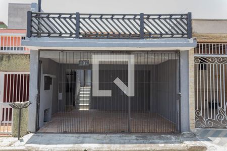 Casa à venda com 120m², 2 quartos e 2 vagas Casa à venda com 120m², 2 quartos e 2 vagasFachada